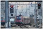 1116 218 schiebt den RJ160 nach Z�rich HB aus dem ...