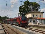 Ein RJ nach Wien am 25.06.2010 bei der Durchfahrt in ... Ein RJ nach Wien am 25.06.2010 bei der Durchfahrt in ...