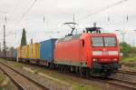 145 030-3 mit einem Containerganzzug in Magdeburg-Rothensee. Fotografiert am 13.06.2010. ...