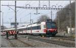 Der Glarner Sprinter aus Z�rich f�hrt in Ziegelbr�cke ein. (03.03.2010) ...