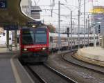 rbde-560-domino RBDe 560 DOMINO Glarner Sprinter f�hrt soeben auf Gleis 3 ein. Die Abfahrt nach Schwanden/GL ist erst um 13:40. Z�rich HB, 18. M�rz 2010, 13:18