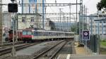 Ein 4-teiliger NPZ mit dem RBDe 560 036-6 Andelfingen verlässt ... Ein 4-teiliger NPZ mit dem RBDe 560 036-6 Andelfingen verlässt ...