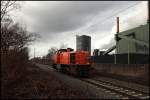Lok 829 (9280 1275 817-5 D-RBH) f�hrt vor der Kulisse ...