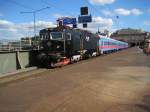 8.7.2010 17:31 SJ Rc6 schiebt einen Regionalzug (R) mit Steuerwagen ...