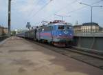 Rc6 10.7.2010 14:25 SJ Rc6 mit IC aus Stockholm Central nach Karlstad Central auf dem s�dlichen Teil der Centralbron kurz vor der Einfahrt in den S�derledstunneln.
