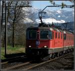 re-10-10-re-4-4-und-re-6-6 Re 10/10 bei Sins. Im Hintergrund - die Rigi.
7. April 2008
