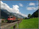 G�terzug bei Erstfeld.
Eine Re 10/10 begibt sich auf die kr�ftezehrende ...