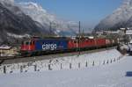 Re 620 086-9 und Re 4/4 II 11334 fahren am ...