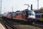 ES 64 U2-072 + Re 421 375-7 mit Kessewagenzug in ...