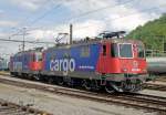 Re 421 389-8 auch mit neu bandagierten Achsen rangiert am ...