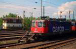 Die SBB 421 387-2 steht auf Gbf Weil am Rhein ...