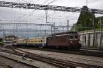 Die Re 4/4 167 verl�st mit ihrem Golden Pass Spiez, ...