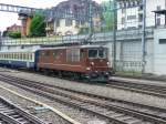 BLS - Re 4/4 192 vor Regio bei der einfahrt ...