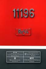Das Typenschild der Re 4/4 II 11196. Aufgenommen am 01.11.2009 ...