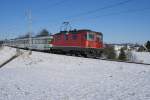 Re 4/4 II 11125 verl�sst am 3.1.10 mit dem Voralpen-Express ...