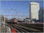 Re 4/4 II 11302 mit IR in Z�rich Oerlikon. (16.02.2010) ...