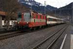 re-4-4-ii-re-420 Re 4/4 II 11109 verl�sst am 22.2.10 Chur im letzten Abendlicht mit dem RE 3838 nach St. Gallen.

