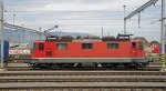 re-4-4-ii-re-420 Re 4/4' 11287 wartet am 07.04.10 in Yverdon auf die Abfahrt.