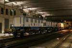 re-4-4-ii-re-420 Unz�hlige Wagen der ersten Leer-Komposition waren schon beladen und versandfertig abgestellt.
Chur 25.04.10