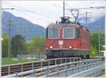Lokzug mit Re 4/4 II 11238 erreicht Ladquart. (04.05.2010)  ...