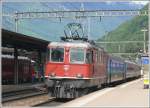 IR2271 mit Re 4/4 II 11128 erreicht Bellinzona. (25.05.2010)  ...
