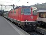Re 4/4 11127 steht am Morgen des 28.05.10 in Luzern ...