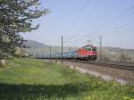 SBB Re 4/4 mit einem InterRegio am 24.4.10 in Frick. ...