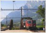 re-4-4-ii-re-420 REX3825 mit Re 4/4 II 11290 f�hrt in Landquart ein (12.07.2010)