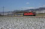 Re 4/4 II 11210 zieht am 3.2.12 den RE 2623 ...