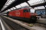 Re 460 077-1 steht am 1.1.10 in Z�rich HB.  ...