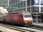 re-460-lokportraits SBB - 460 001-1 vor IR im Bahnhof Brig am 10.05.2010
