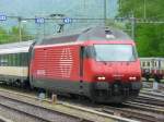 SBB - 460 113-4 vor IR im Bahnhofsareal von Interlaken ...