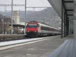 Eine Re 460 steht am 15.1.10 mit ihrem InterRegio in ...