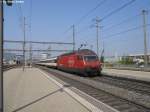 re-460-mit-zugen Re 460 065-6 ''Rotsee'' am 21.4.2010 in Pratteln als IR 1971 via B�zberg nach Z�rich.