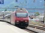 SBB - 460 118-3 vor einem IR bei der einfahrt ...