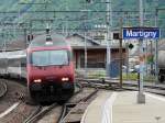 SBB - 460 041-7 vor IR im Bahnhof Martigny am ...