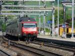 SBB - 460 005-2 vor Schnellzug bei der Durchfahrt im ...