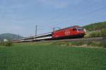 Re 460 086-2 zieht ...  Sandro Gadola 14.05.2011