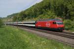 Re 460 079-9 zieht ...  Sandro Gadola 15.05.2011