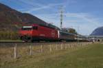Re 460 085-4 befindet ...  Sandro Gadola 03.12.2011