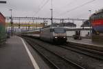 Re 460 100-1 f�hrt am 1.1.10 in Z�rich Hauptbahnhof ein. ...