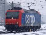 Re 482 Bei leiten Schneefall rangiert 482 033-8 der SBB am 13.01.2010 in Aachen West.