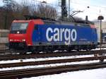 Re 482 482 025-4 am 30.01.2010 in Aachen West. Die Lok kam kurz vorher mit einem Containerzug hier an und ist nun auf dem Weg zum Abstellgleis.