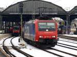 482 023-9 von der SSB Cargo mit einem Containerzug bei ...