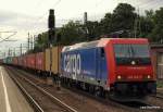 Re 482 042-9 poltert mit ihrem Containerzug durch Hamburg-Harburg Richtung ...