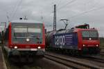 W�rend links der 928 ...  Niklas Eimers 01.11.2011