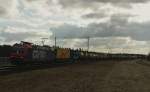 SBB Cargo Re 482 020-5 ist mit einem Containerzug am ...