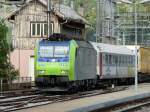 bls - Lok 485 013-7 vor Rollazug bei der ausfahrt ...