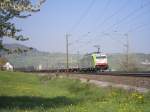 BLS Re 486 mit Containerzug am 24.4.10 in Frick  ...