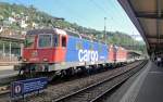 Unter pr�chtigem Himmel durchf�hrt die Re 10/10, bestehend aus der ...
